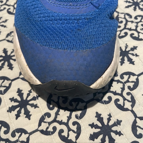 Nike Revolution boys athletic shoe - Picture 6 of 8